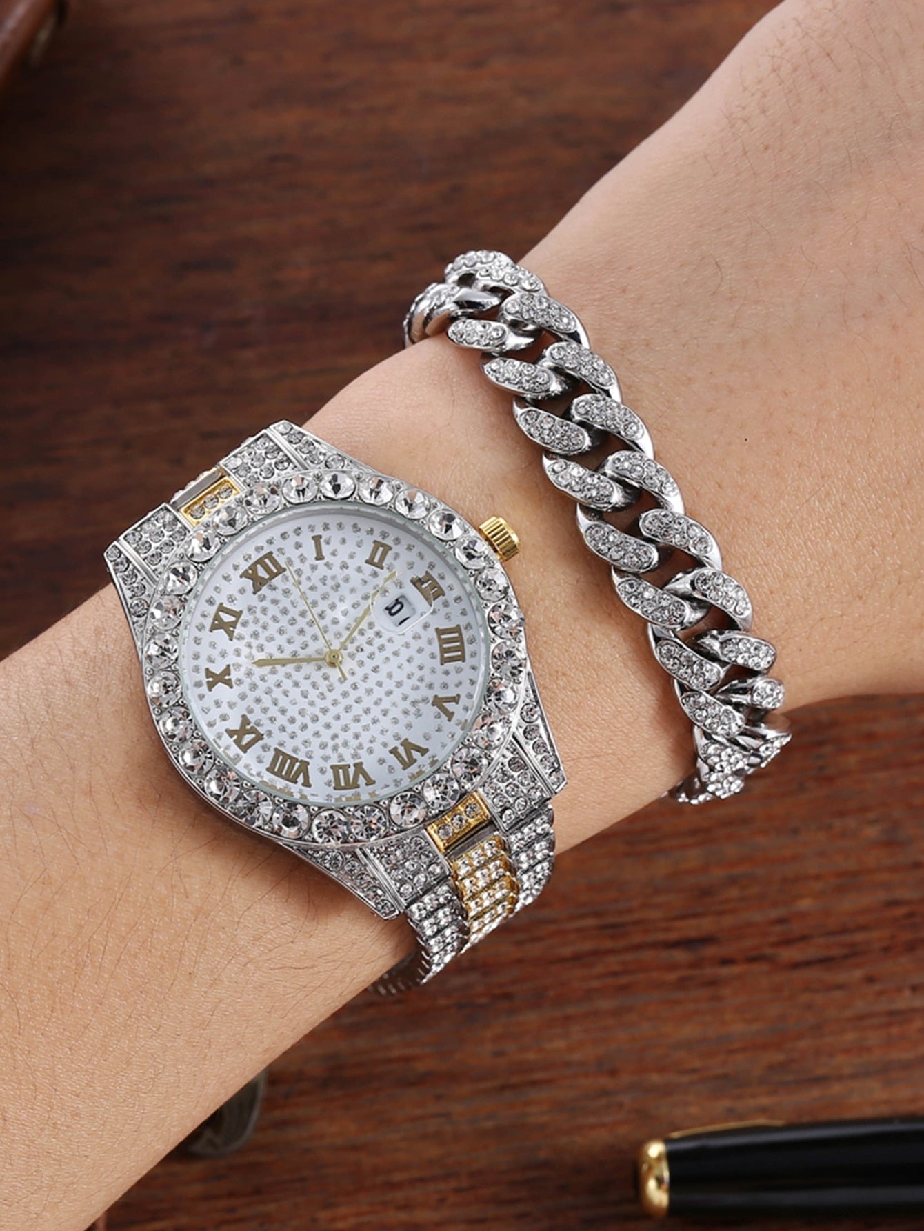 Diamond Men Women Watches Gold Watch Ladies Wrist Watch Luxury Rhinestone Unisex Bracelet Watches Female Clock Relogio Feminino