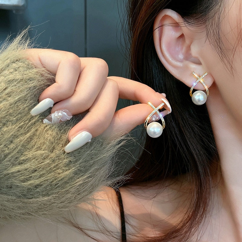 New Inlaid Rhinestone Pearl Stud Earrings Women Personality Fashion Unique Design Earrings Wedding Jewelry Birthday Gift